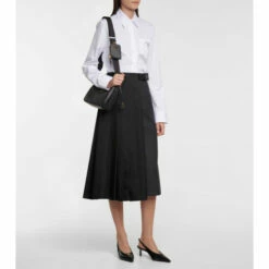 Prada Re-Edition 2005 Small Leather Shoulder Bag -Cheap Prada Store unnamed file 458