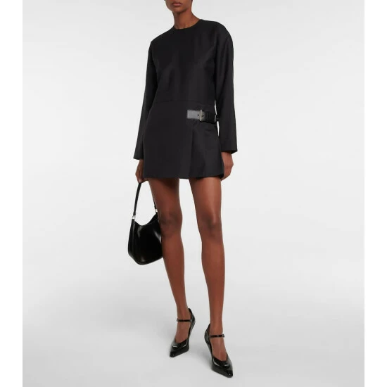 Prada Logo Leather Pumps 3 Prada Logo Leather Pumps